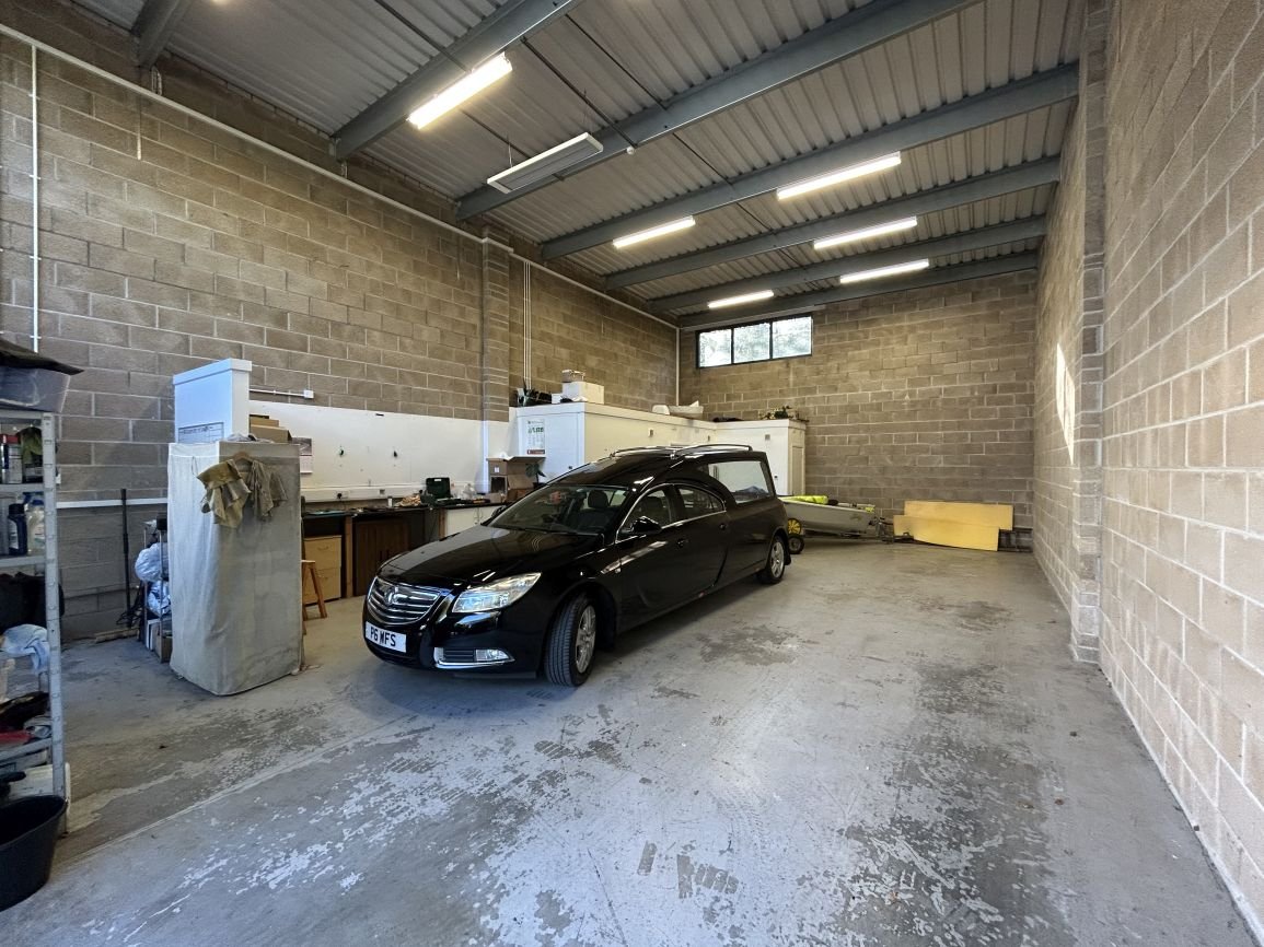 Industrial Unit in Plymouth - photo 4