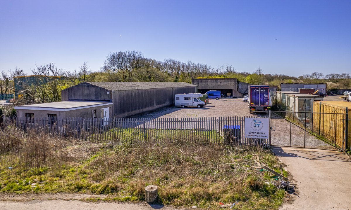 Industrial Unit in Llandow - photo 3
