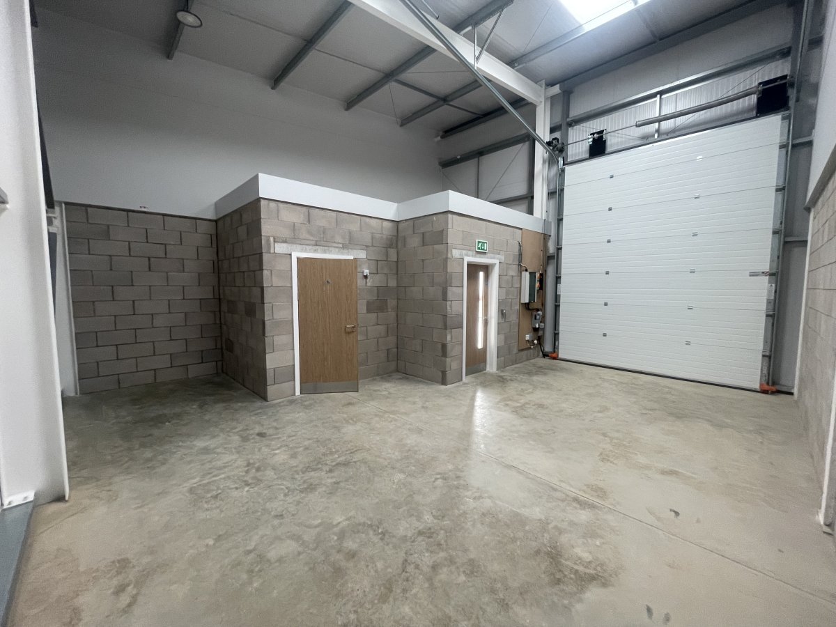 Industrial Unit in Peterborough - photo 2