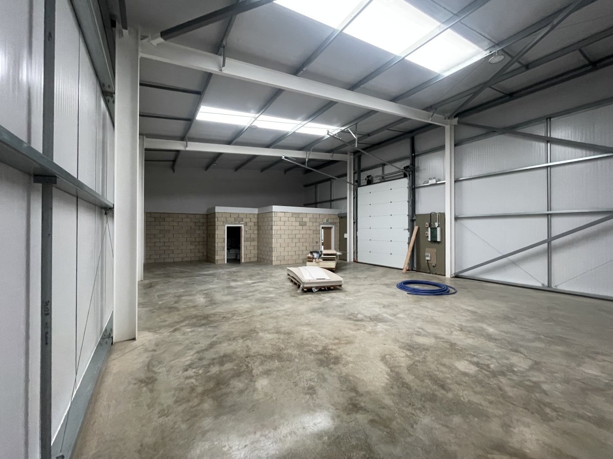 Industrial Unit in Peterborough - photo 2