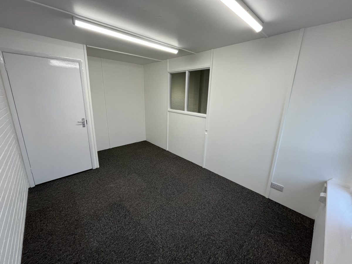 Industrial Unit in Colchester - photo 3
