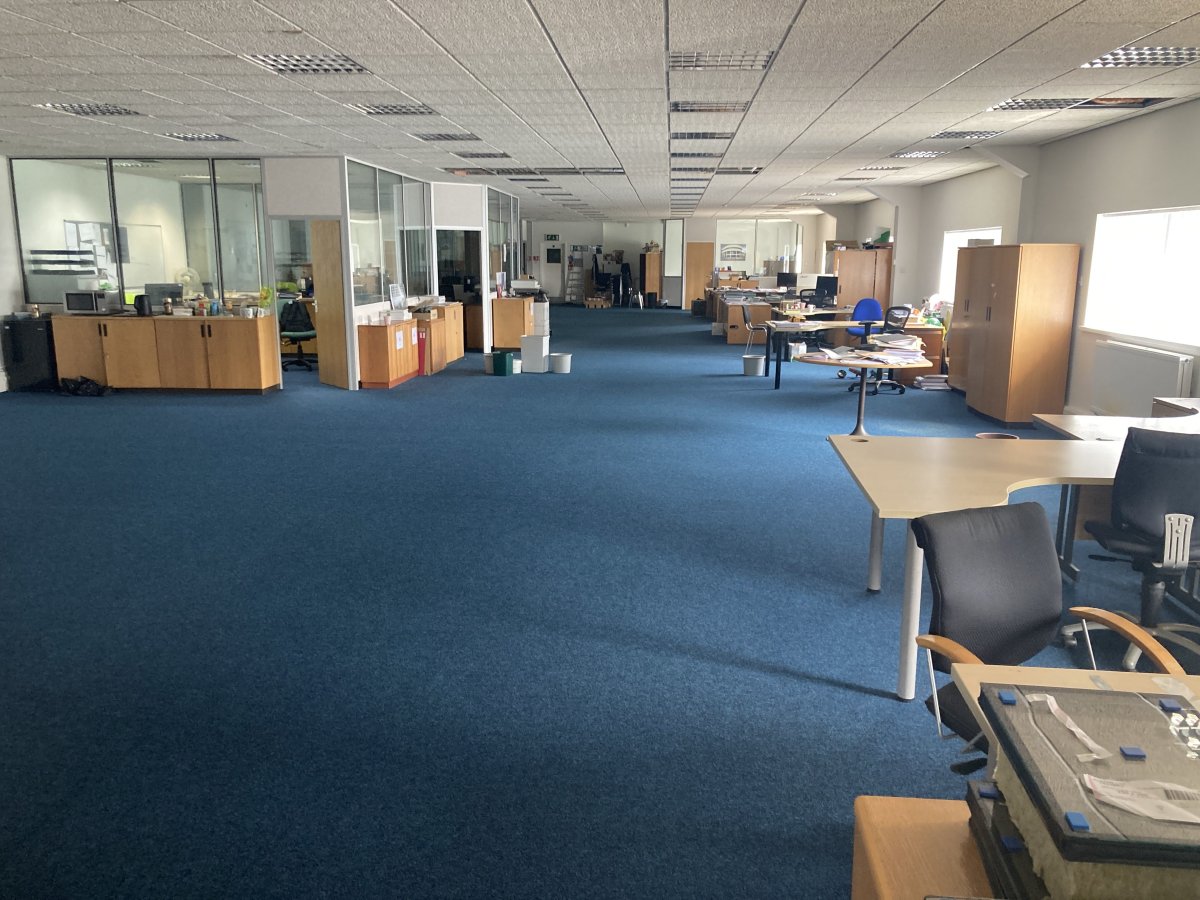 Industrial Unit in Heatherhouse Industrial Estate - photo 4
