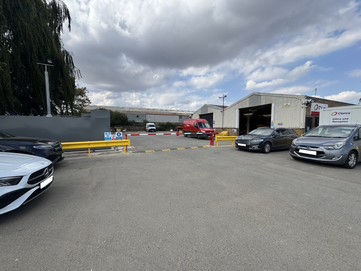 Industrial Unit in Huntingdon - photo 2