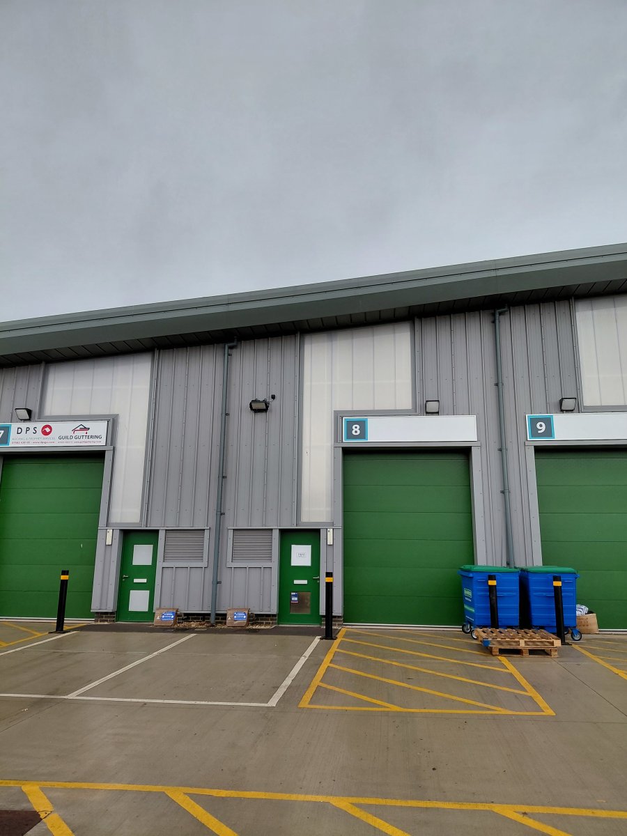 Industrial Unit in Guildford - photo 3