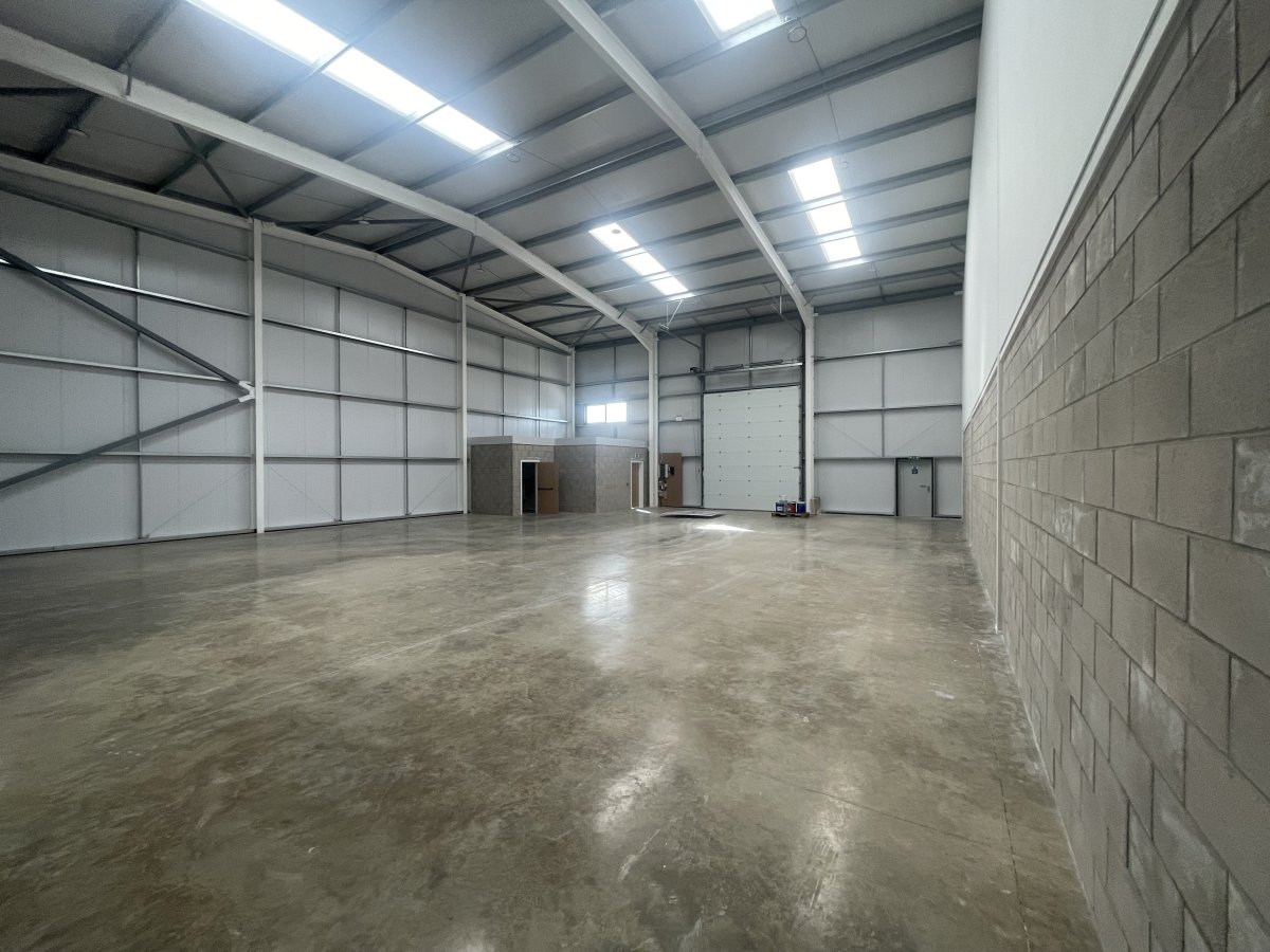 Industrial Unit in Peterborough - photo 2