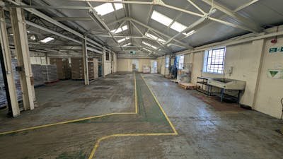 Industrial Unit in Southampton - photo 3