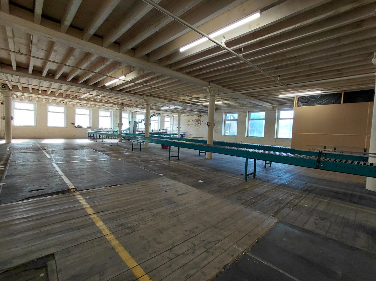 Industrial Unit in Bradford - photo 2