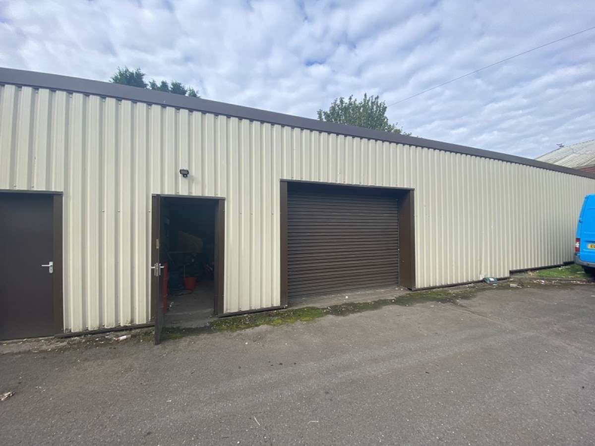 Industrial Unit to let Tipton DY4 8RF,2200sq ft Boxpod