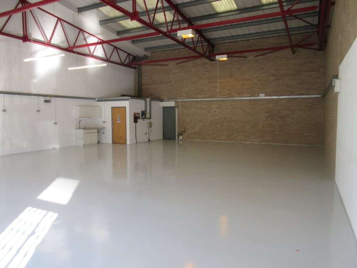 Industrial Unit in Woking - photo 3