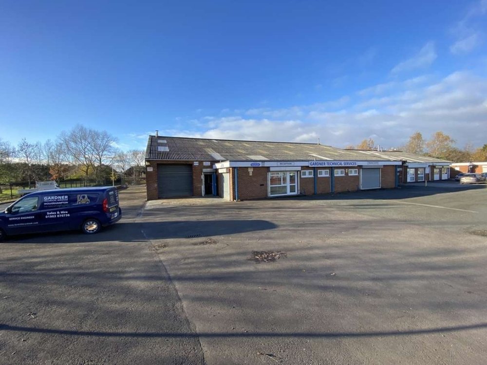 Industrial Unit to let Willenhall WV13 3SW,1000sq ft Boxpod