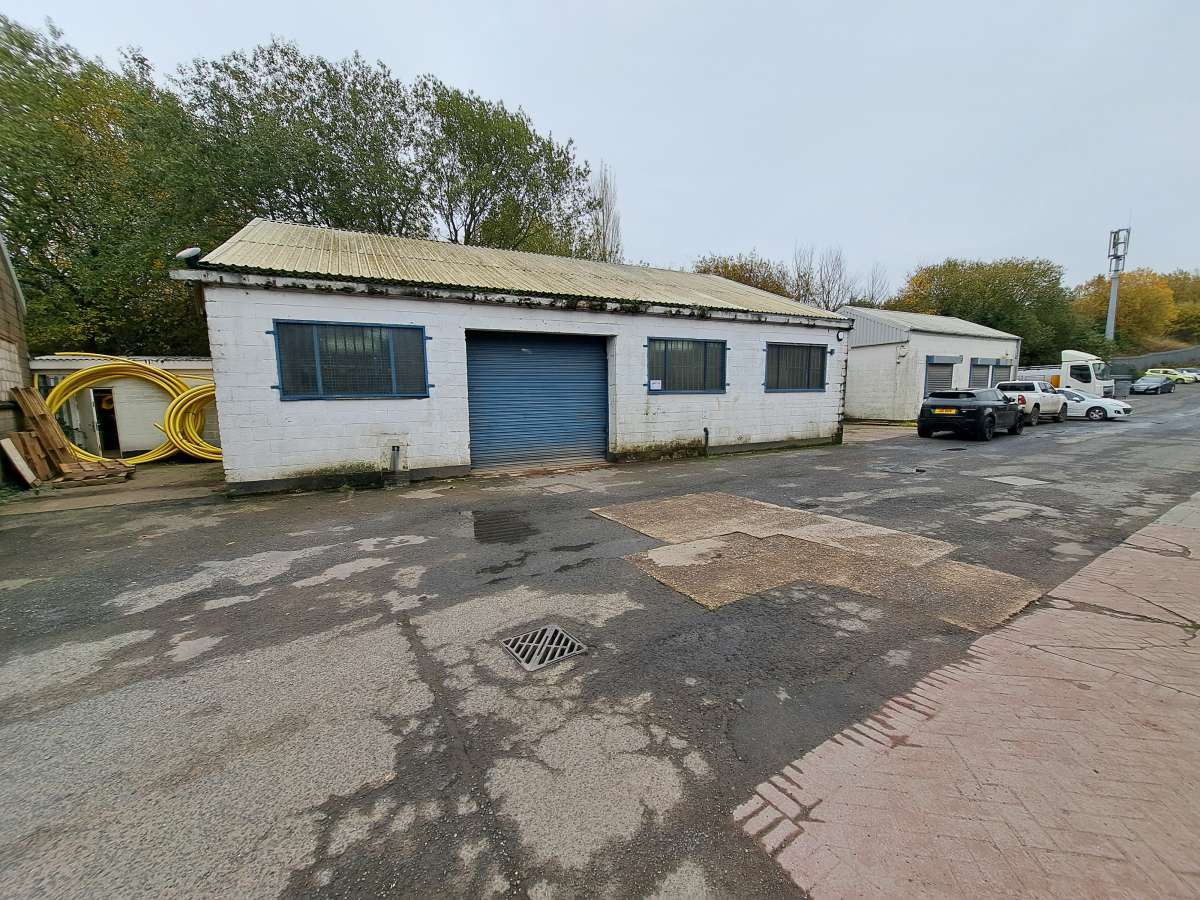 Commercial Units to let Oldbury Boxpod