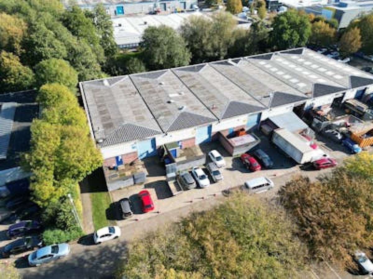 Industrial Units to let Milton Keynes Boxpod