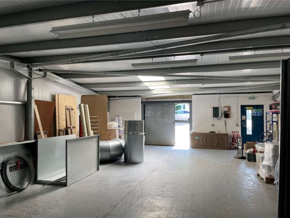 Industrial Unit in Warminster - photo 2