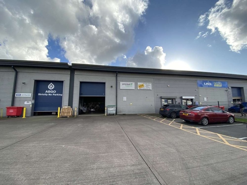 Industrial Unit to let Willenhall WV13 3SW,1000sq ft Boxpod