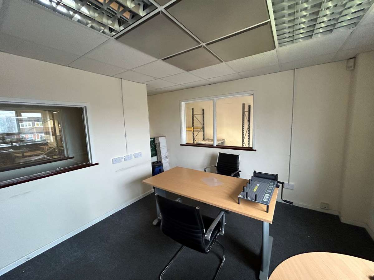 Industrial Unit in Leicester - photo 3