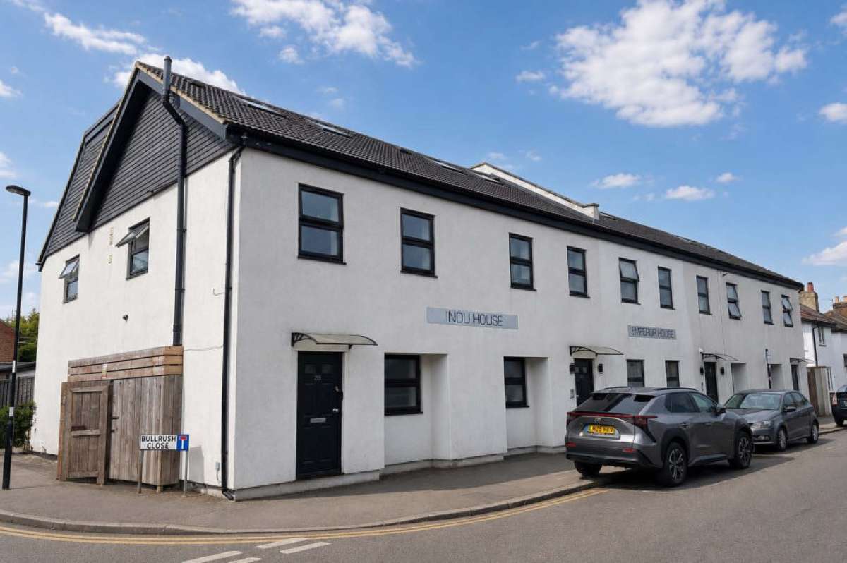 Investment in Croydon - photo 2