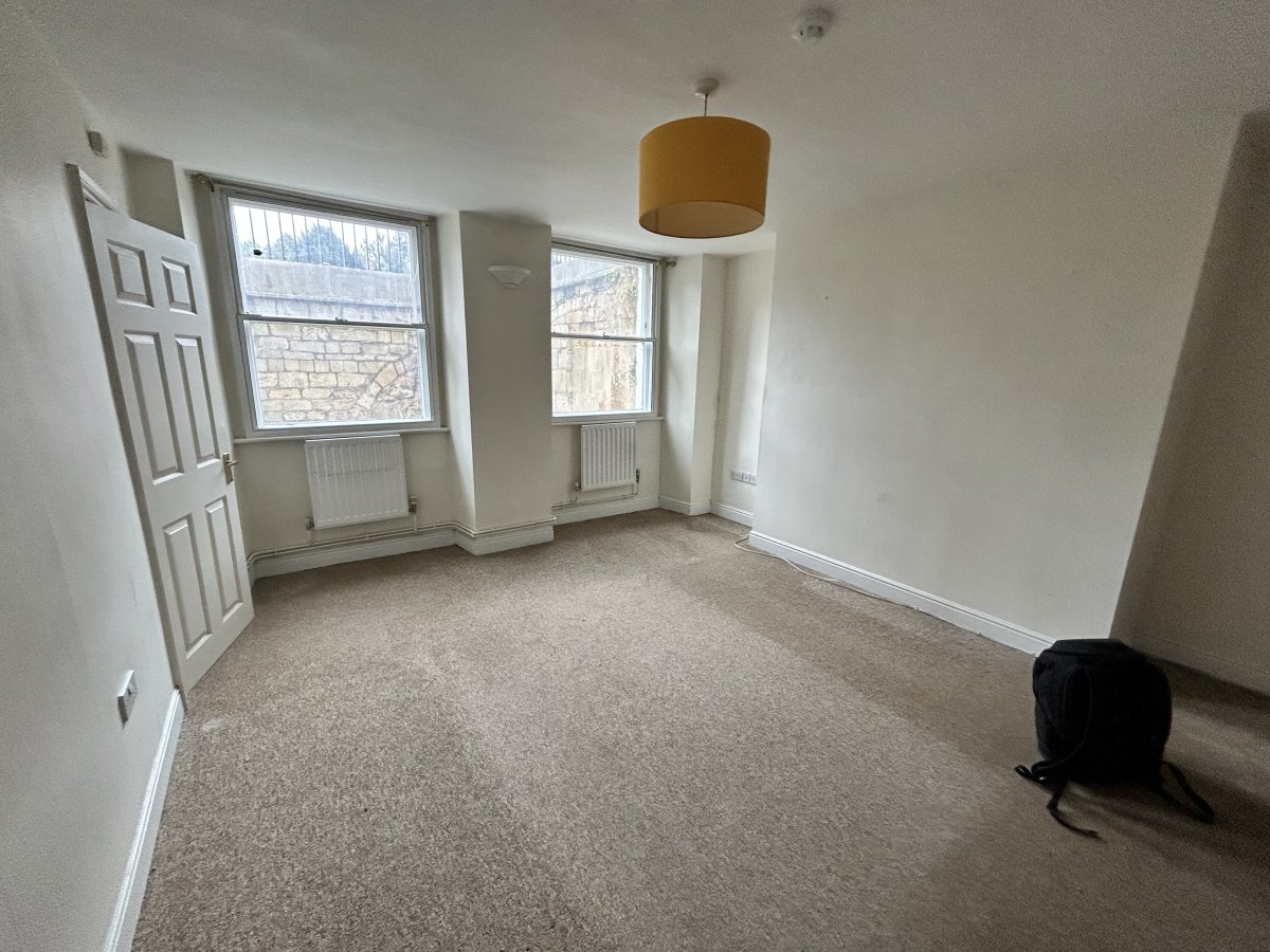 Investment in Bath - photo 2