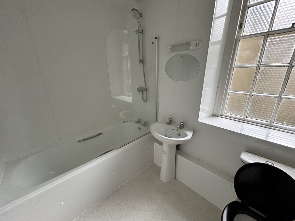 Investment in Bath - photo 3