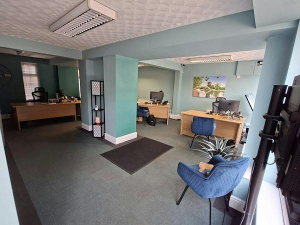 Investment in Bedford - photo 2