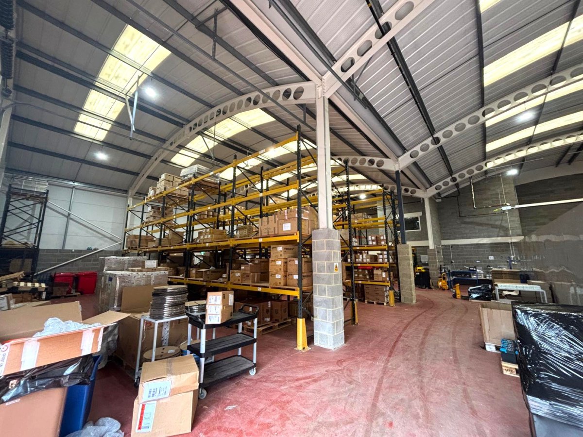 Investment in Luton - photo 2