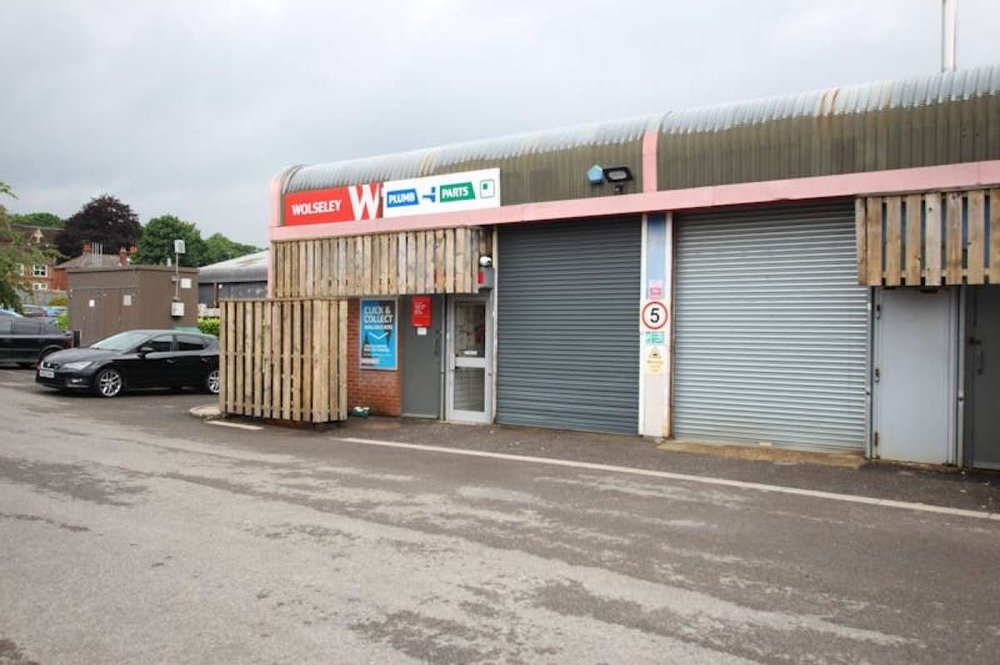 Commercial Units to let Farnham Boxpod