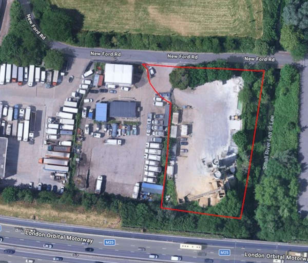 Land in Waltham Cross