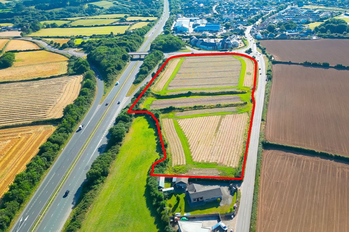 Land in Camborne