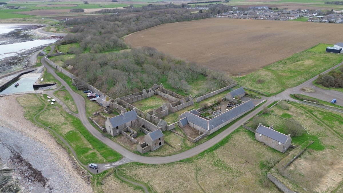 Land in Castletown