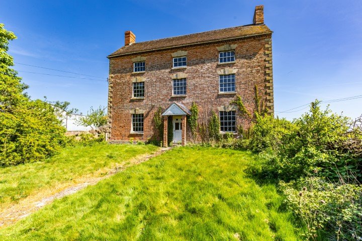 Land in Gloucester