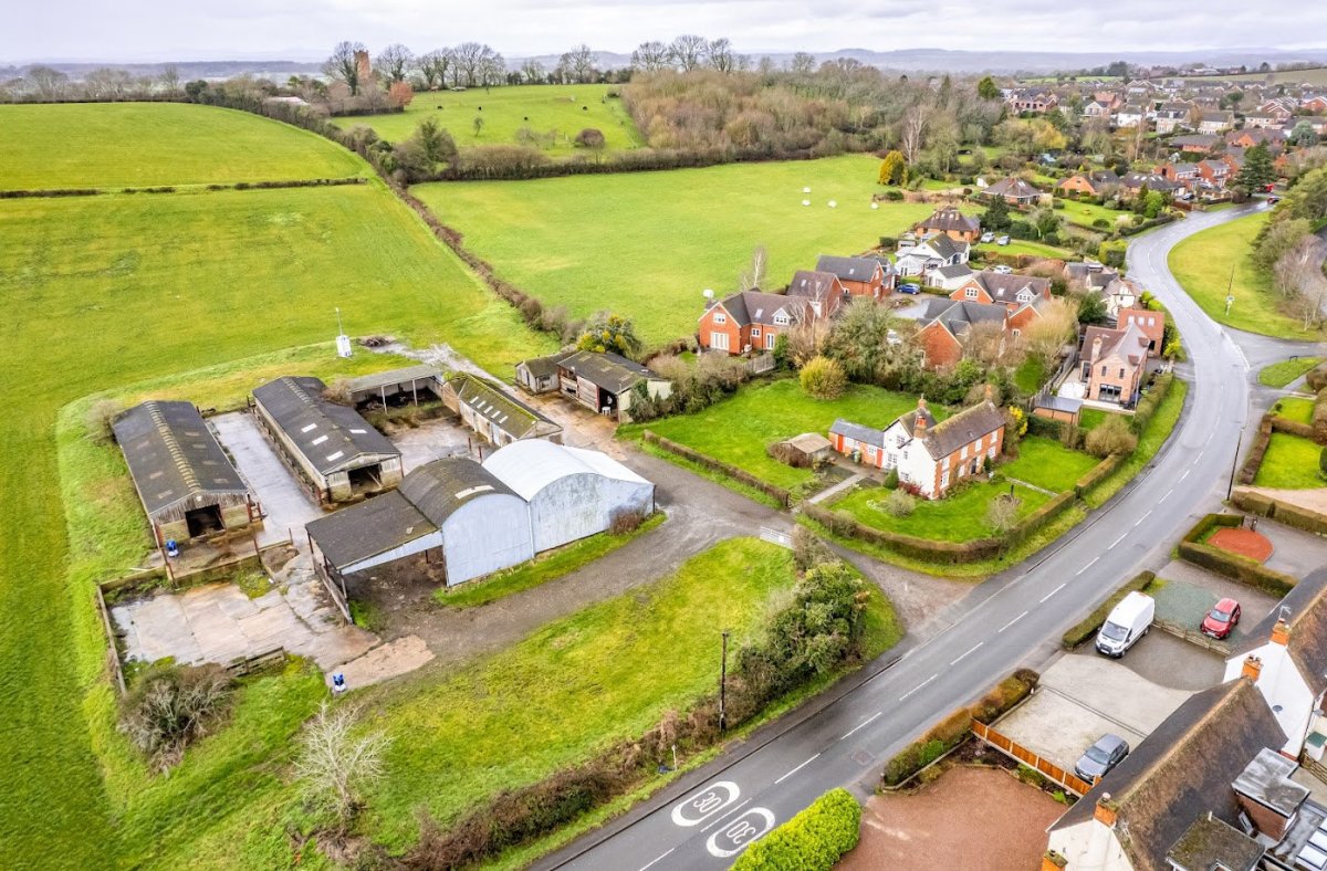 Land in Inkberrow