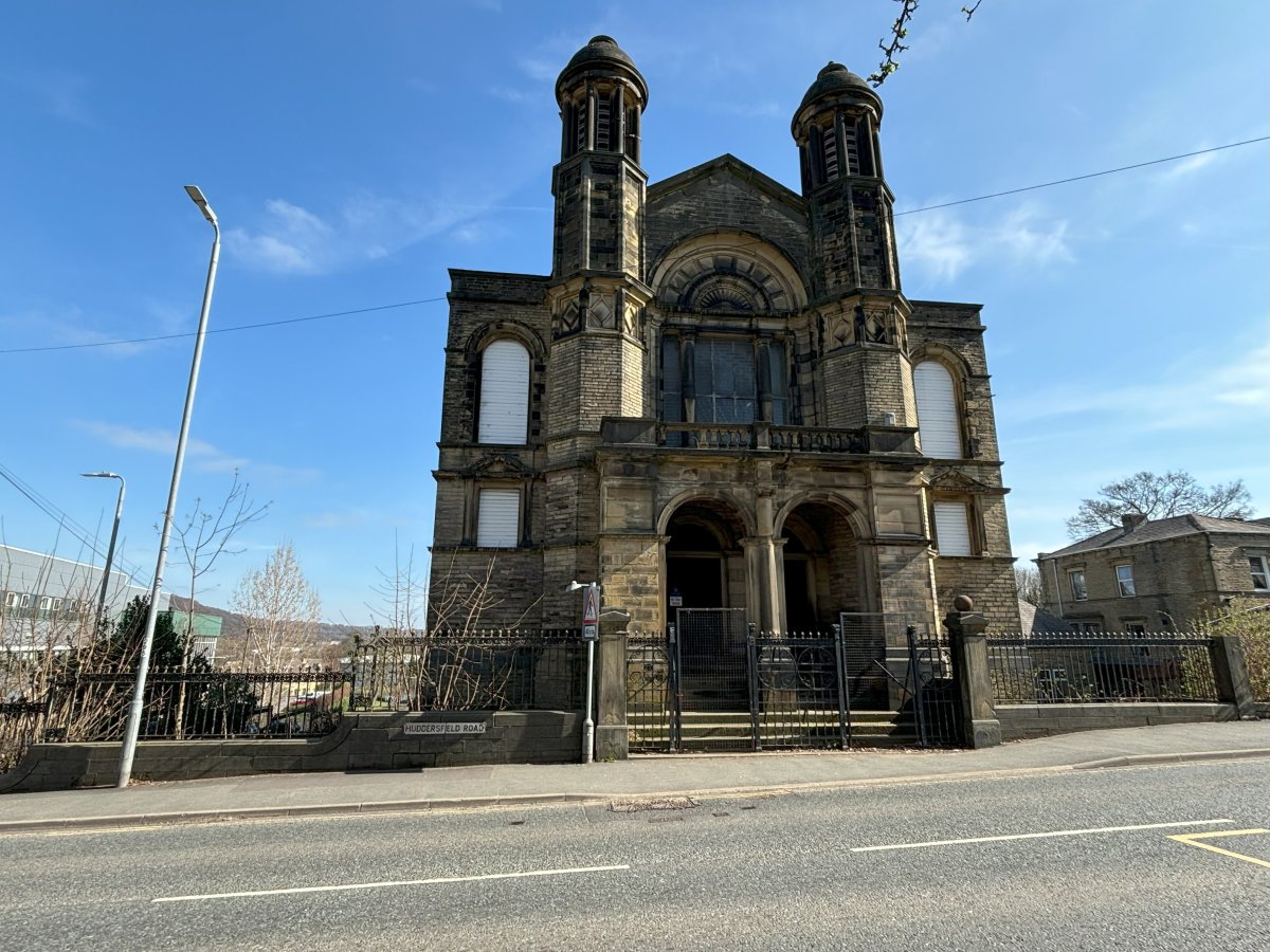Land in Elland