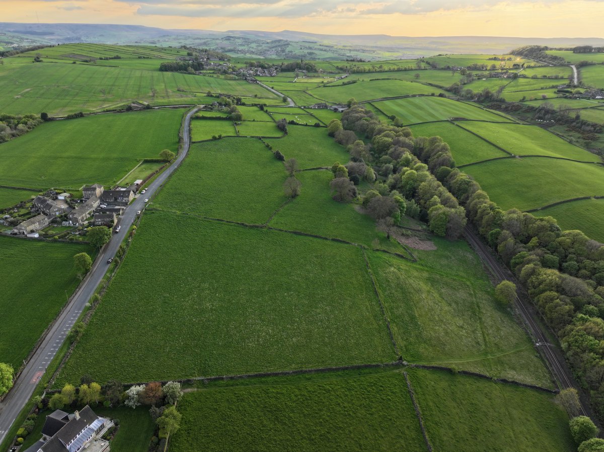 Land in Huddersfield - photo 2
