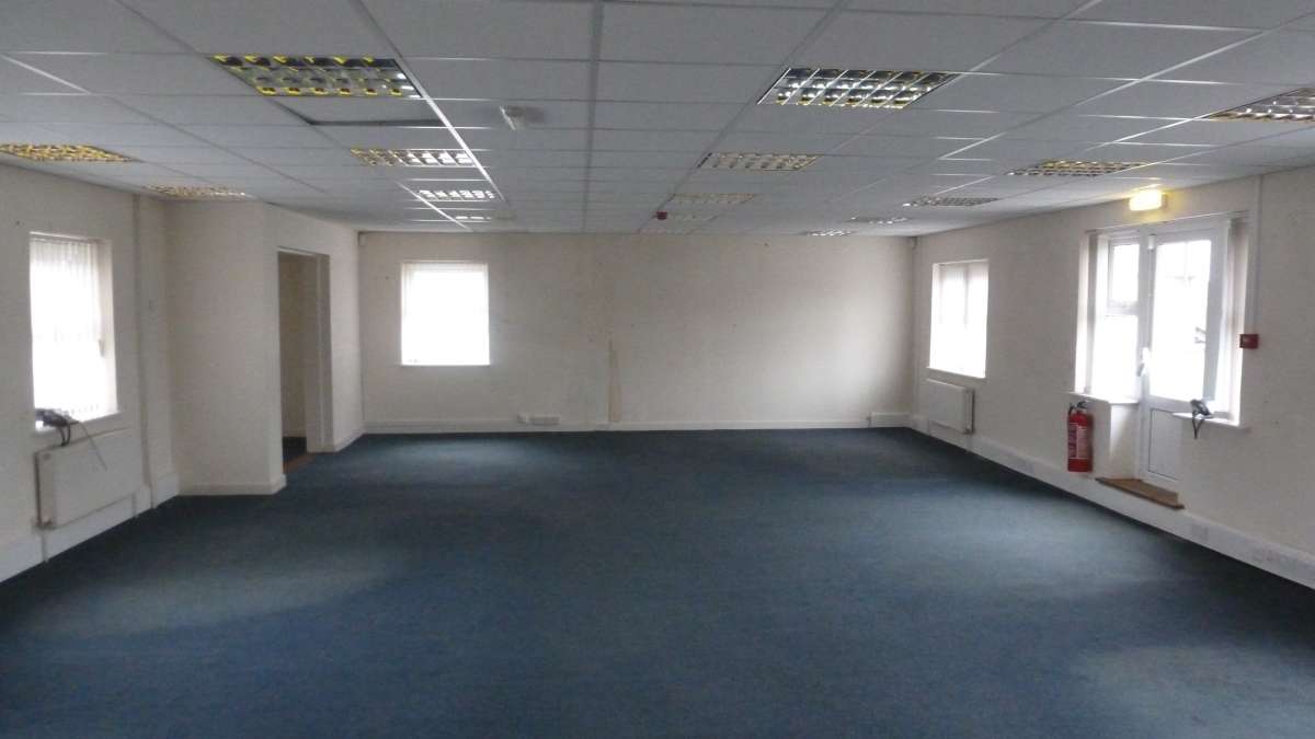 Office in Cromer - photo 3