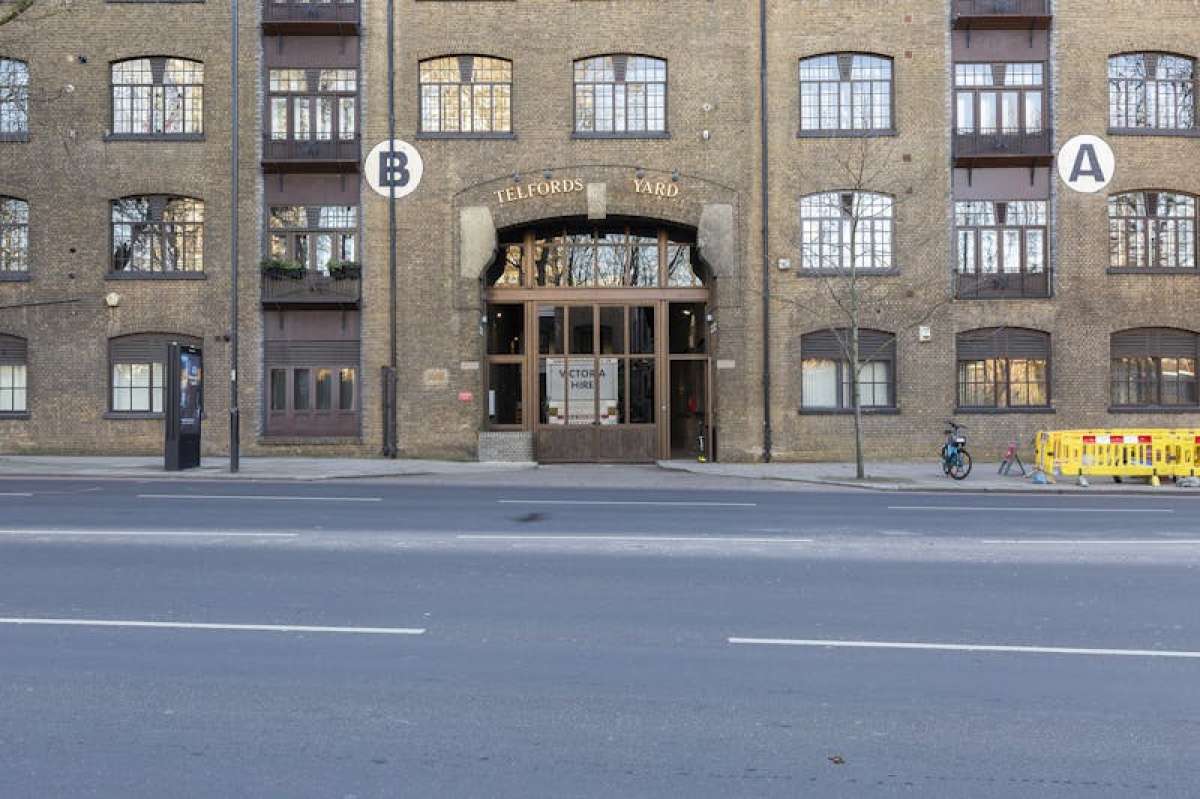 Office in London - photo 4