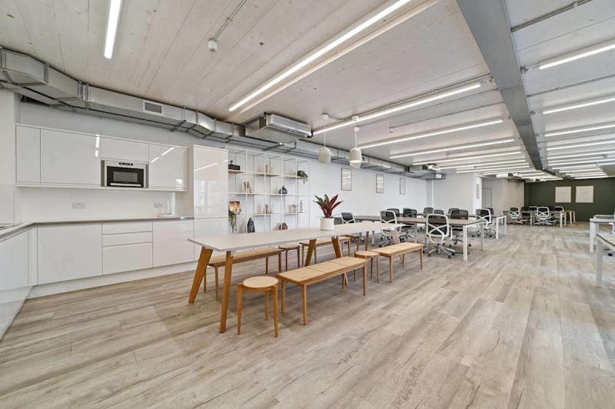 Office in London - photo 4