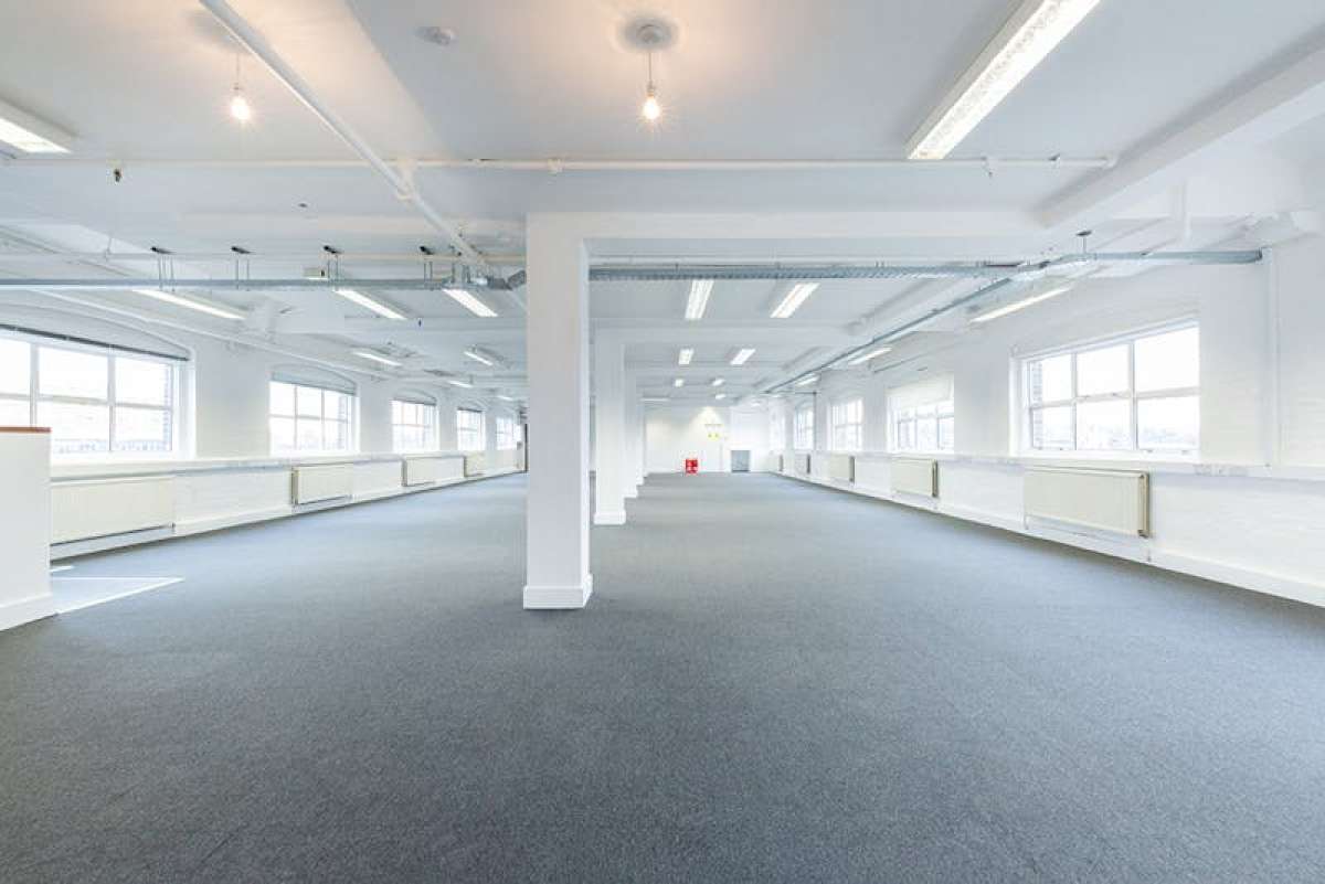 Office in London - photo 4