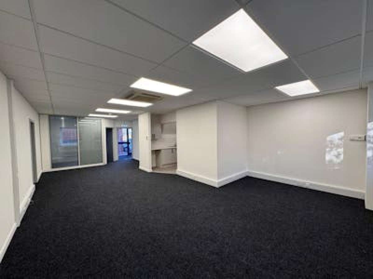 Office in Fareham - photo 2