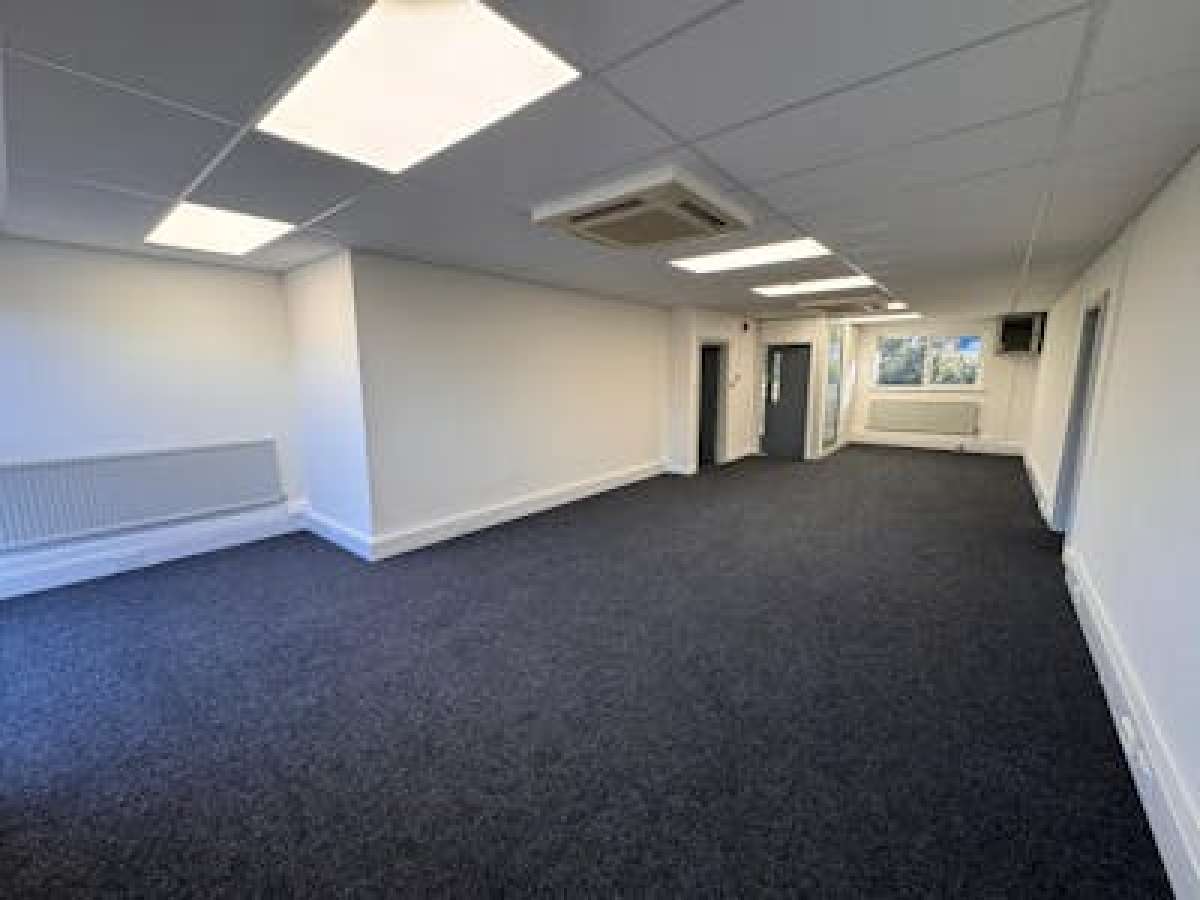 Office in Fareham - photo 2