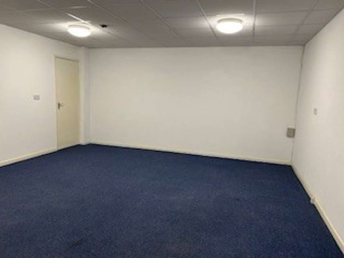 Office in Camberley - photo 3