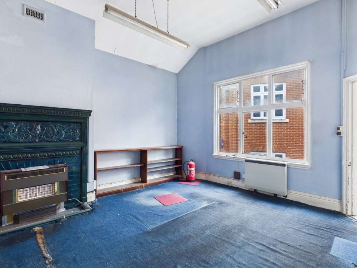 Office in Woodbridge - photo 4