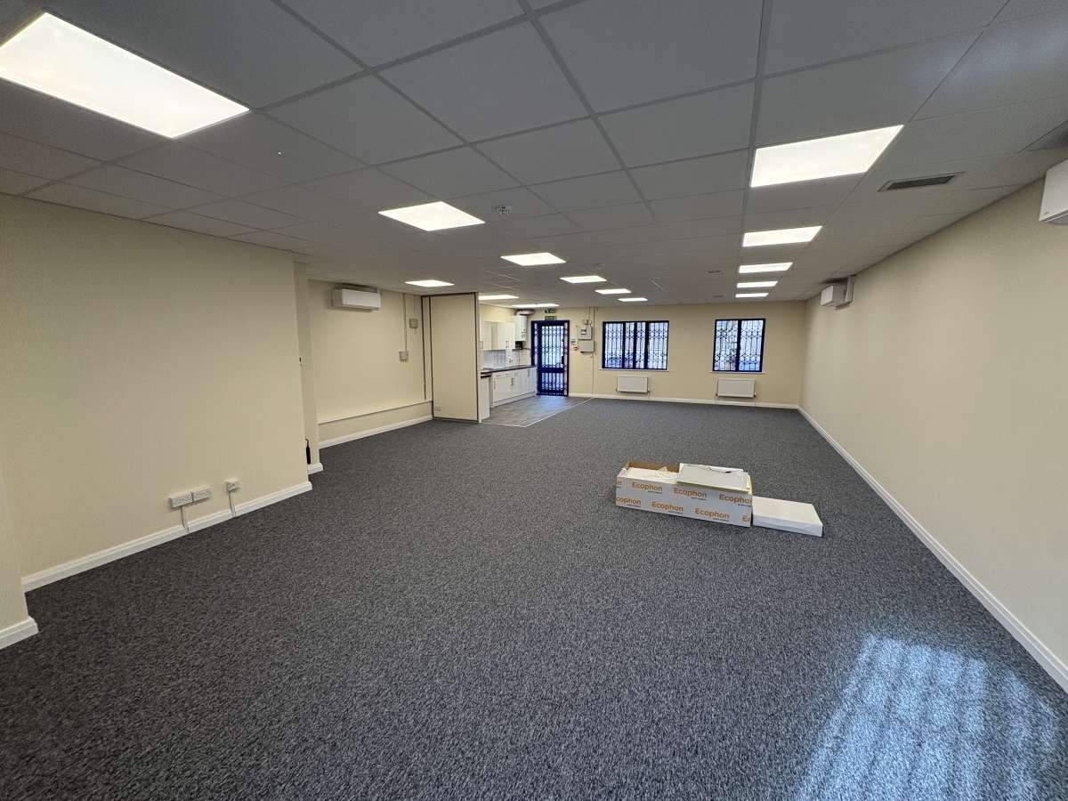 Office in Chandler's Ford - photo 2