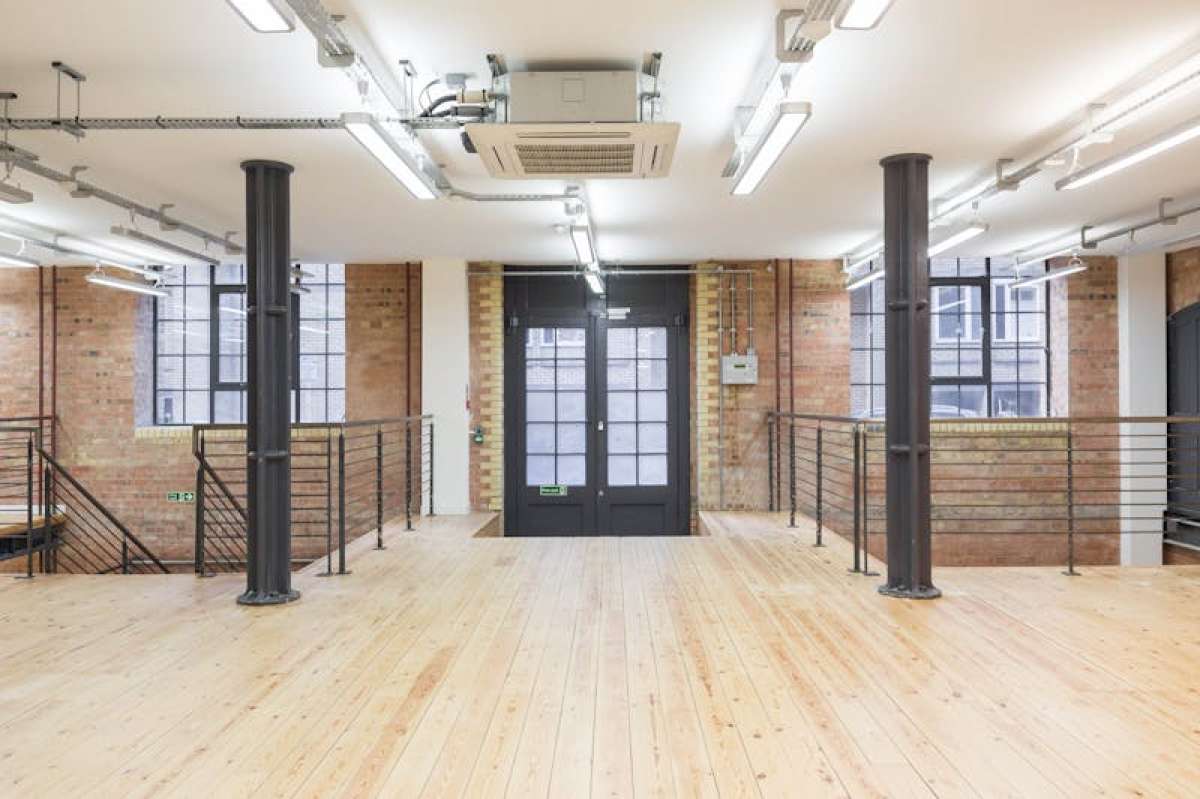 Office in London - photo 3