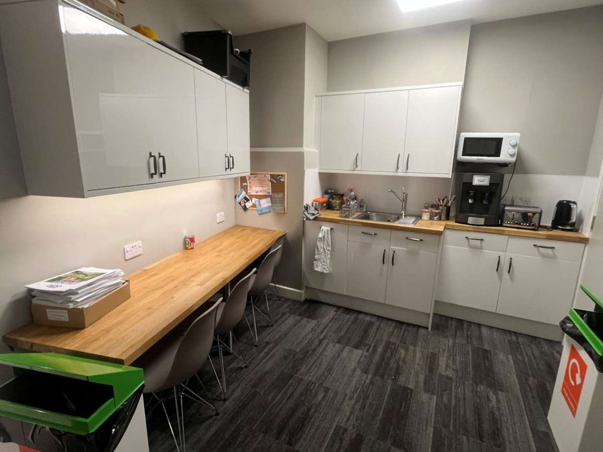 Office in Winchester - photo 3