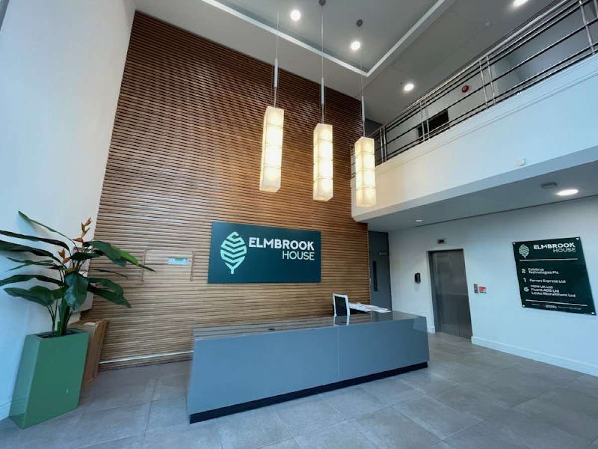 Office in Sunbury-on-Thames - photo 2