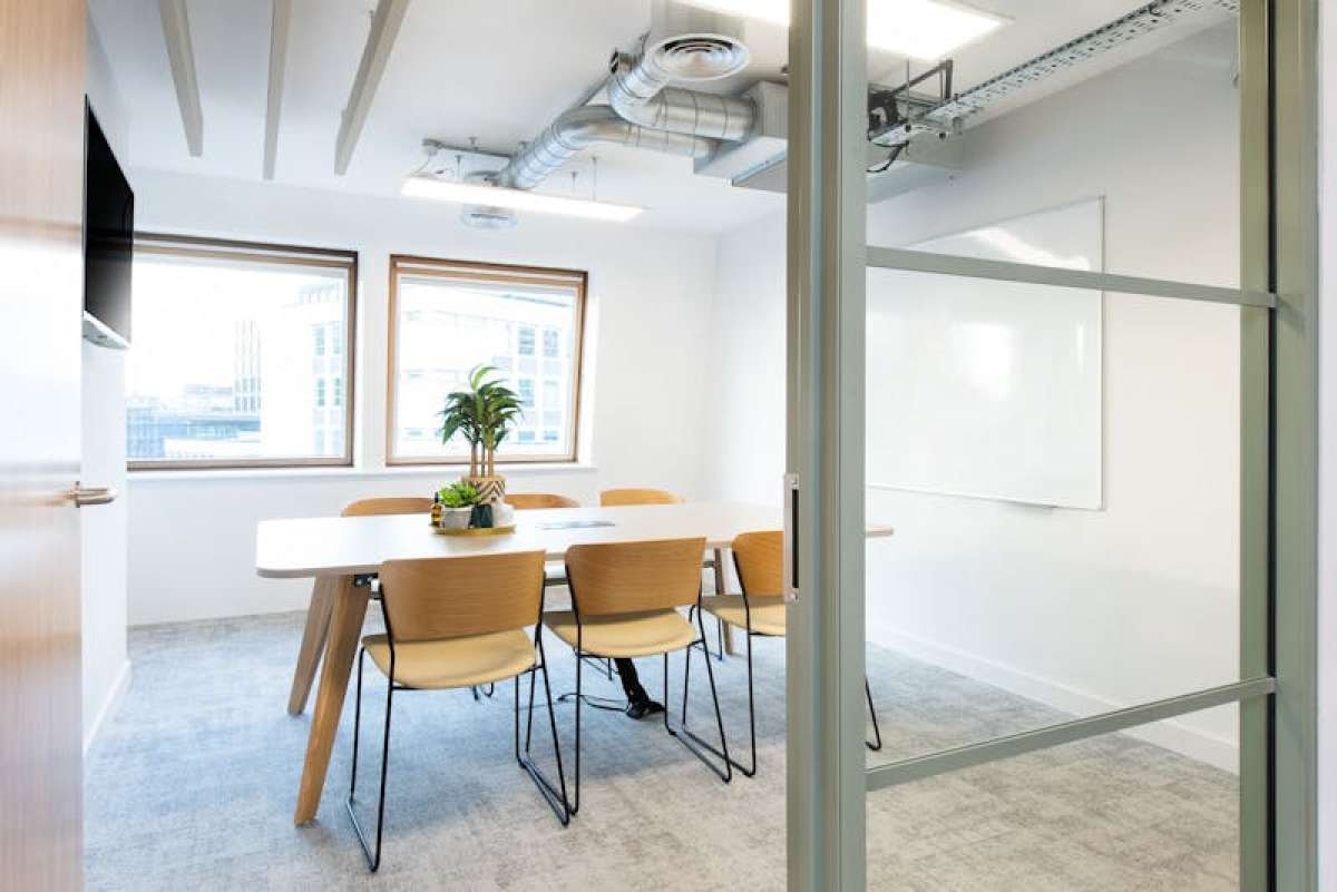 Office in London - photo 2