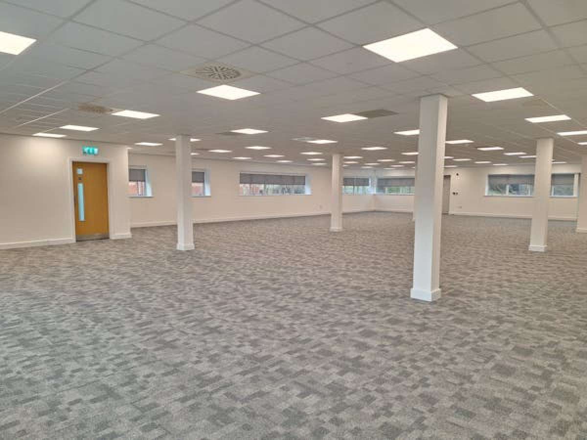 Office in Southport - photo 4