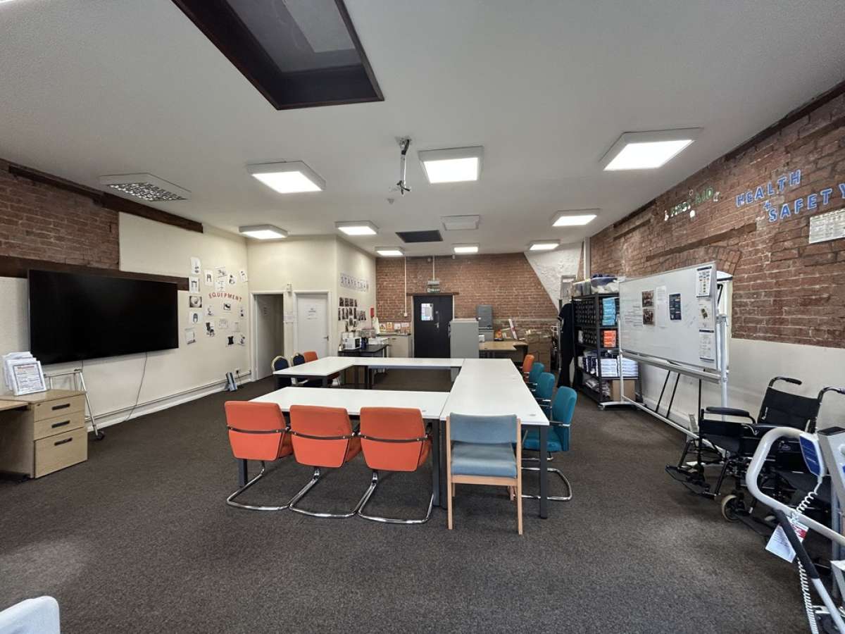 Office in Derby - photo 3