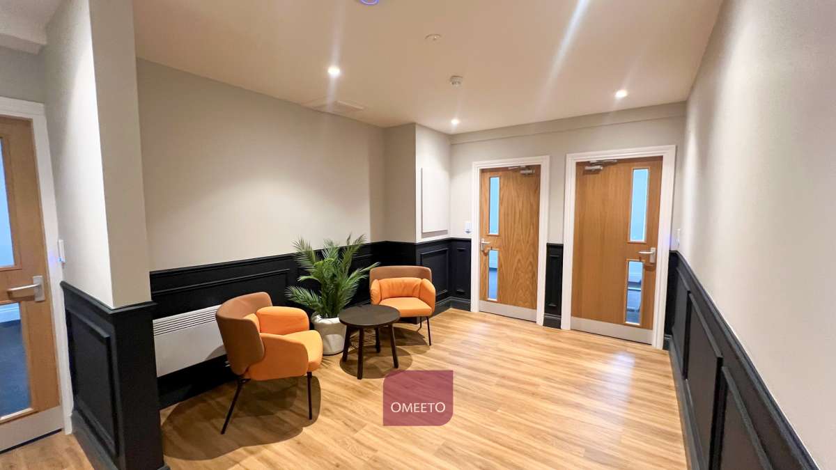 Office in Beeston - photo 3