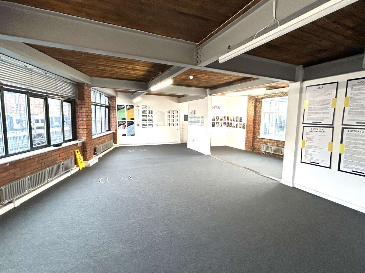 Office in Manchester - photo 3