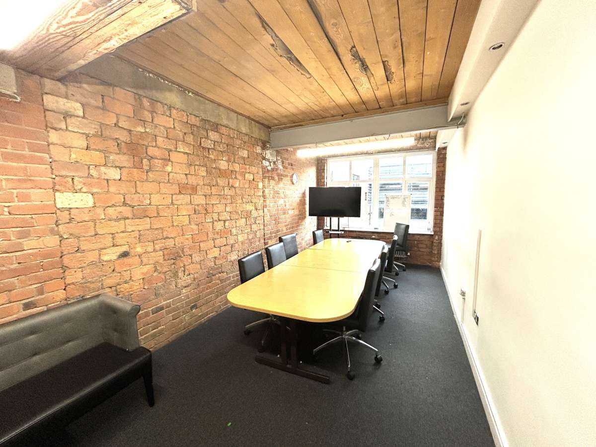 Office in Manchester - photo 4